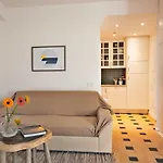 Apart-hotel The Salty Lagos